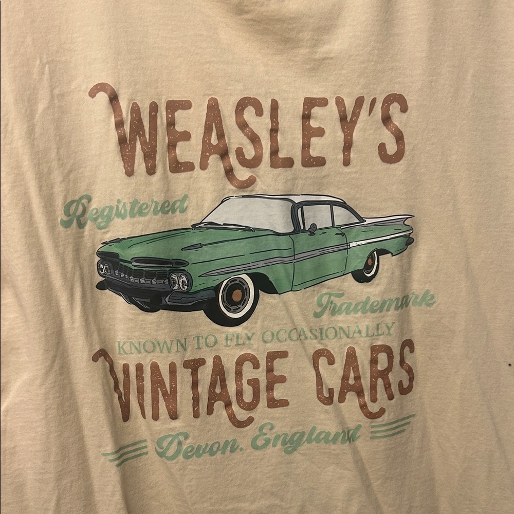 Harry Potter Weasley's Vintage Cars Graphic Tee - Tan